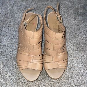 women’s tan sandals size 7